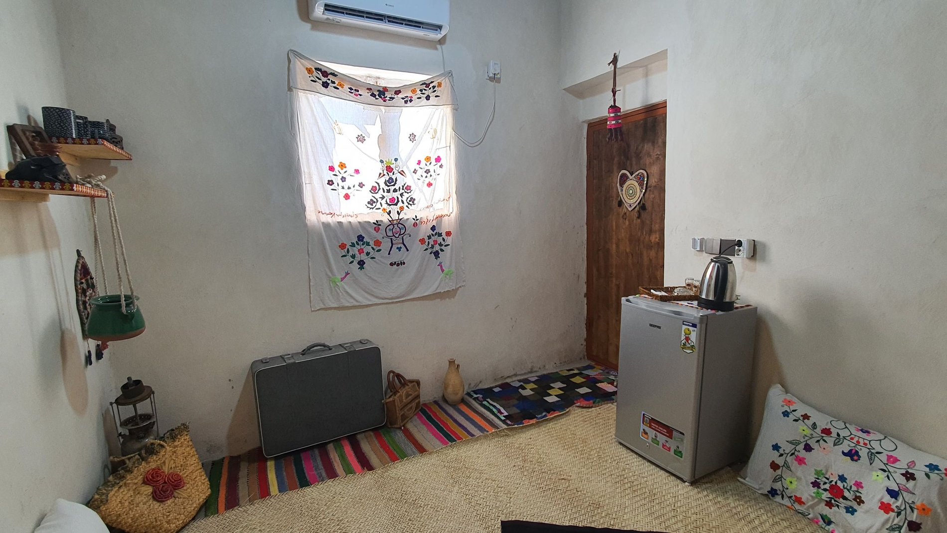 بوم گردی خونه - واحد مجنون خانه