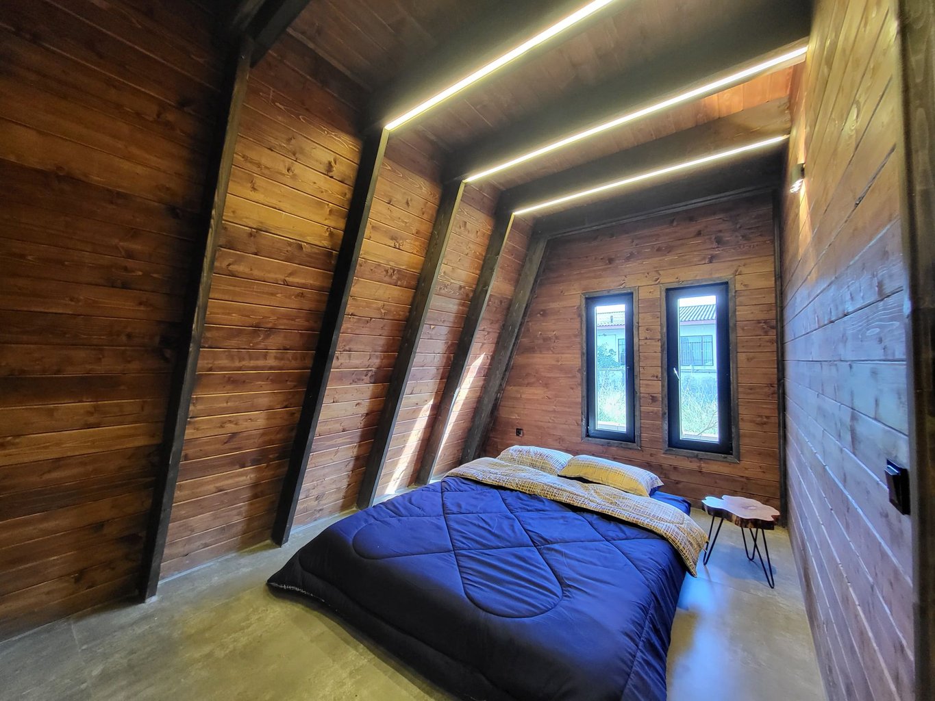 کلبه دوخوابه سوئیسی آس