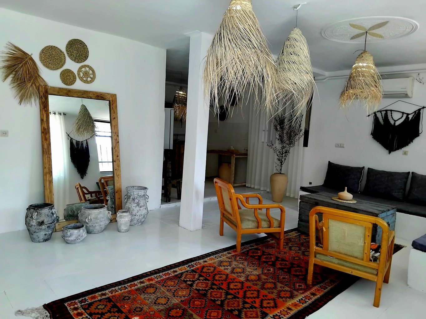 اقامتگاه سنتی دوخوابه استخردار آق بابا