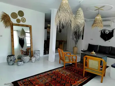 اقامتگاه سنتی دوخوابه استخردار آق بابا