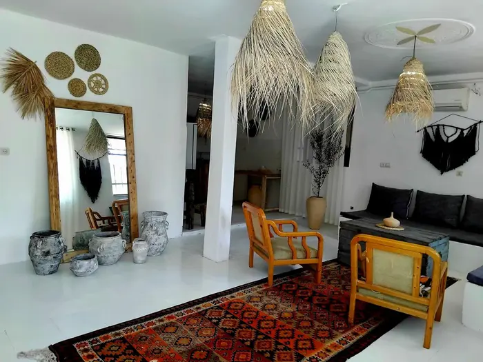 اقامتگاه سنتی دوخوابه استخردار آق بابا