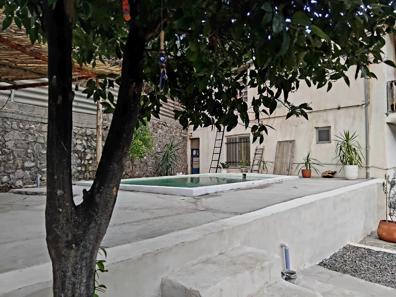 اقامتگاه سنتی دوخوابه استخردار آق بابا