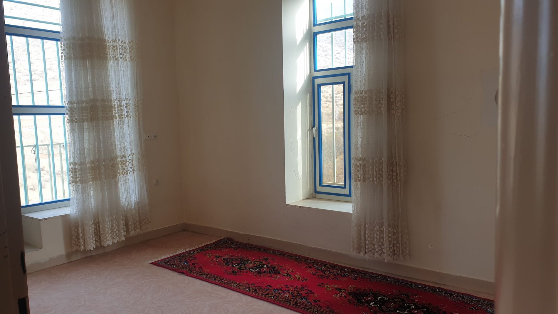 ویلا دوخوابه جنگلی نزارە