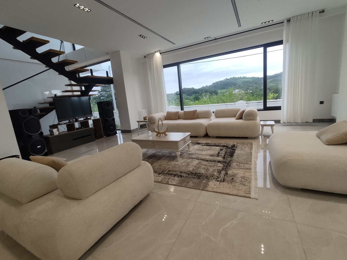 سه خوابه نگین کوهستان ۱