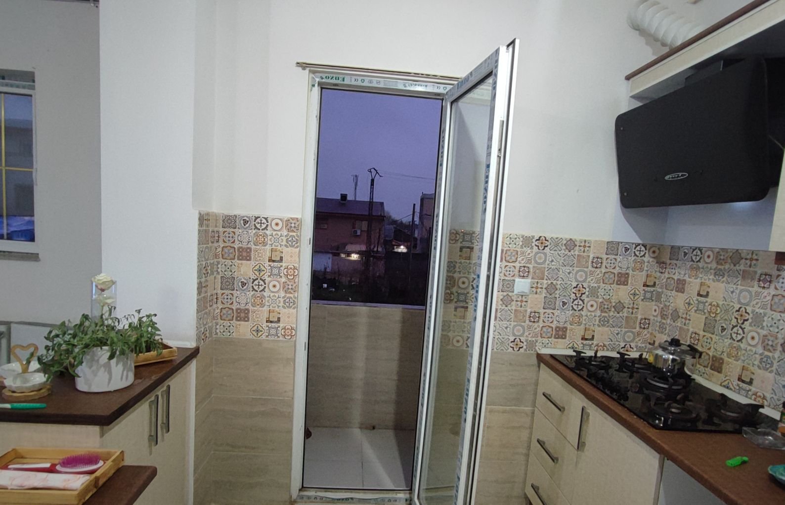 دوخوابه آنا 24