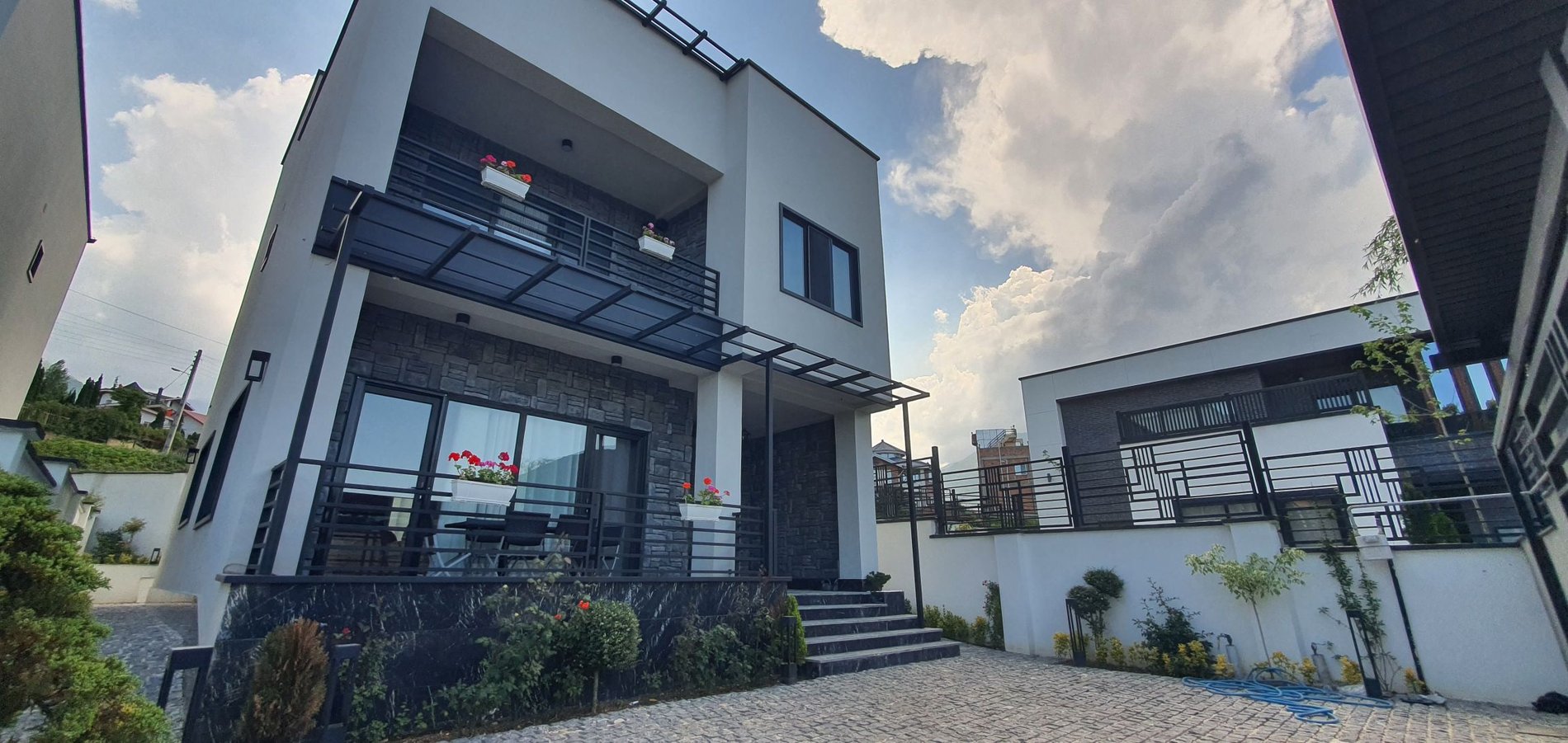 سه خوابه بهشت پنهان