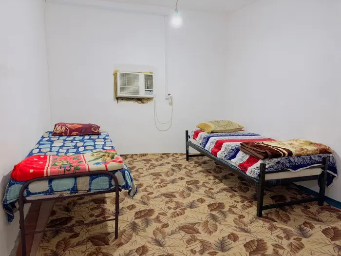 بوم گردی عمو نادر - واحد شش تخته ۲