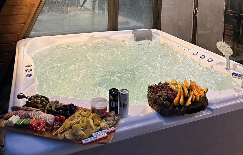 دوخوابه جکوزی دار جنگلی اوپه