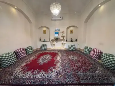 بومگردی سرای آقا محمد - واحد بهارنارنج