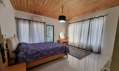 ویلا سه خوابه استخردار آبگرم باغ امین 1