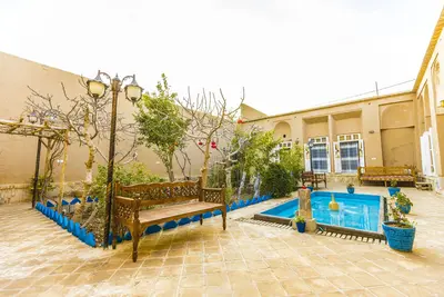 بومگردی عمارت بانو - اتاق کاهگلی