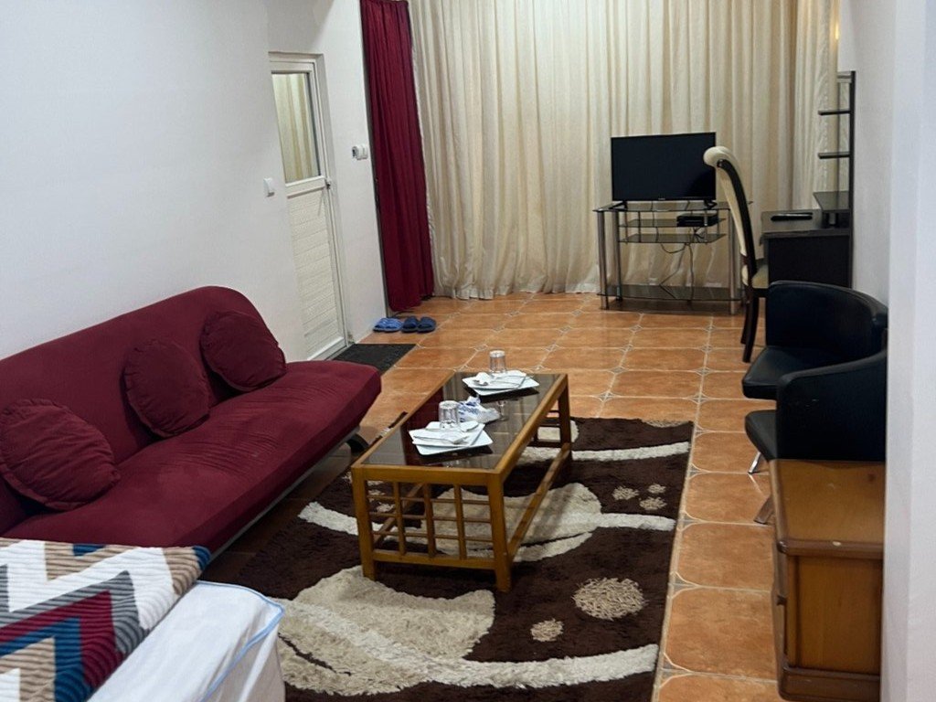 فلت سرو سپهری