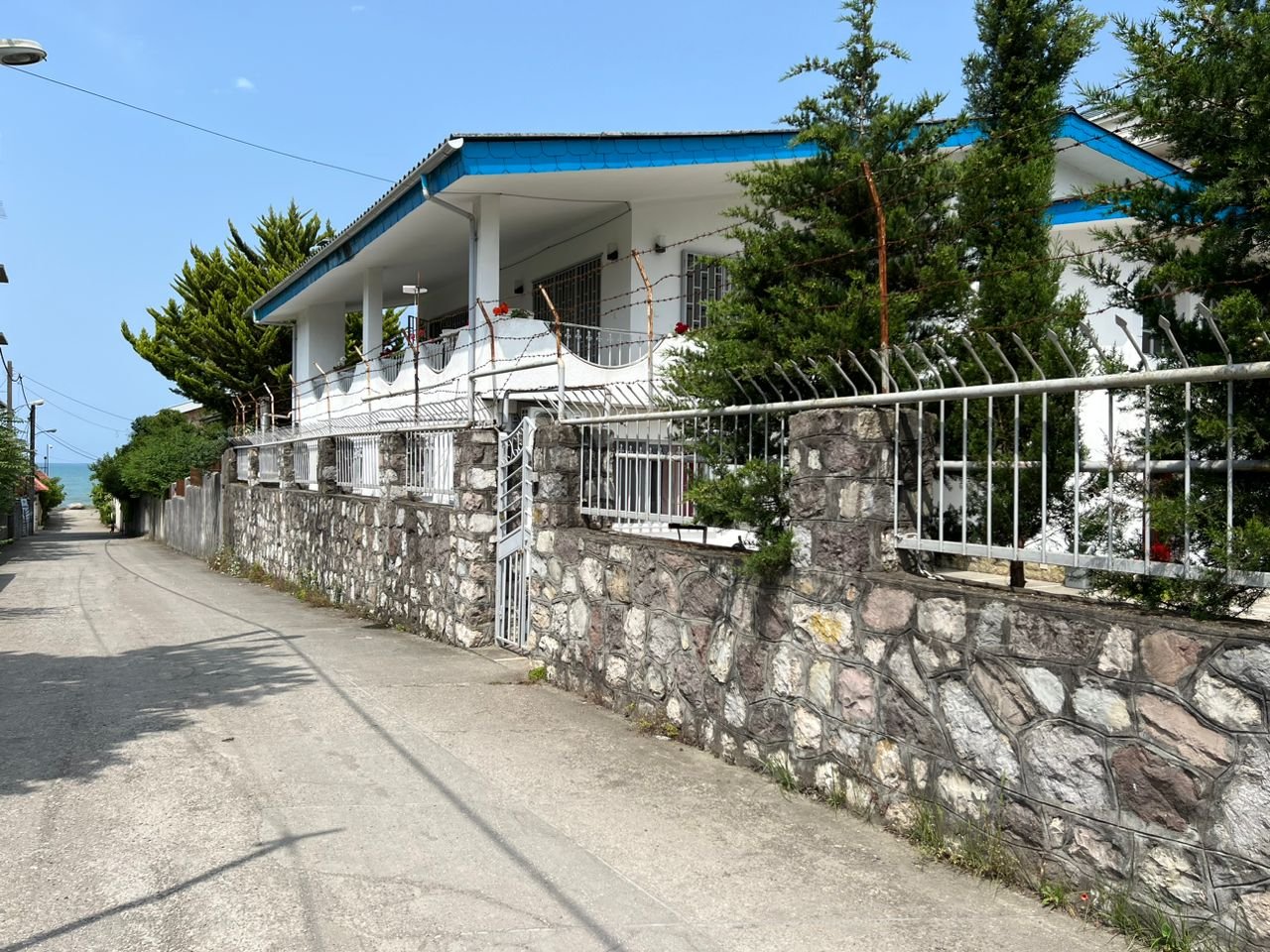 ویلا چهارخوابه‌ ساحلی لبخند