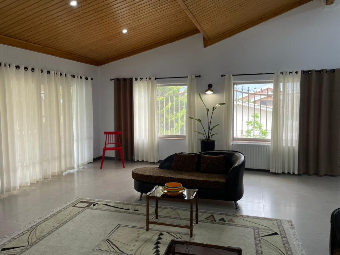 ویلا چهارخوابه‌ ساحلی لبخند