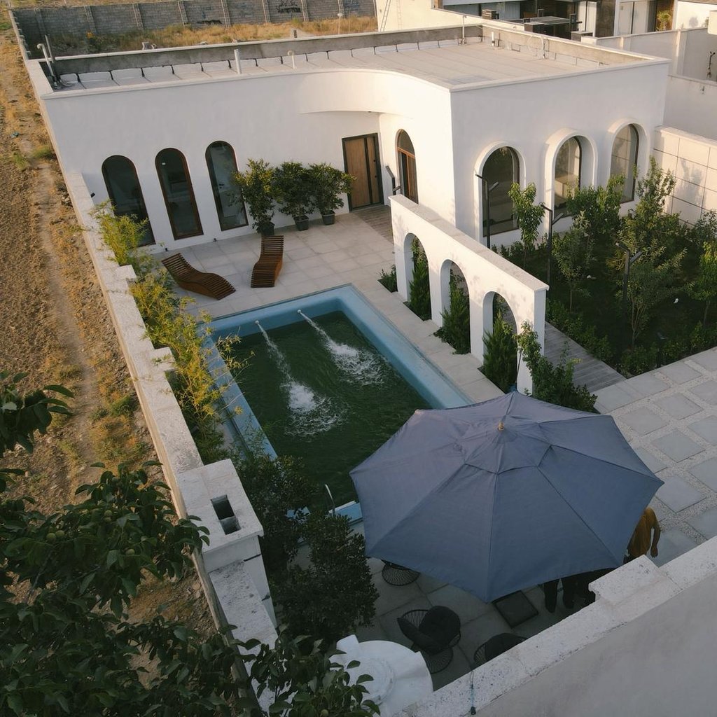 ویلا یک خوابه استخردار آبگرم لحظه