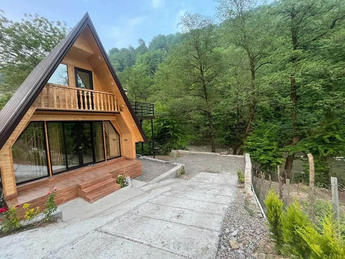 کلبه یک خوابه سوئیسی آوان لفور