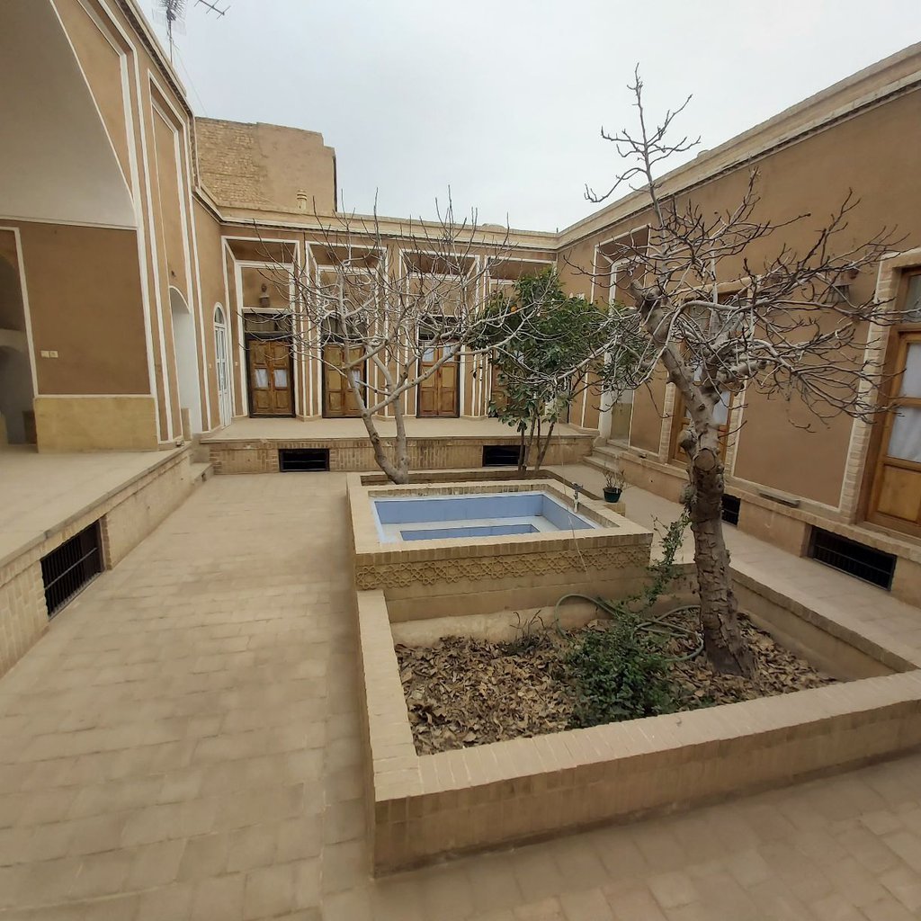 اقامتگاه سنتی دوخوابه خاطره کویر - واحد گنبد سفید