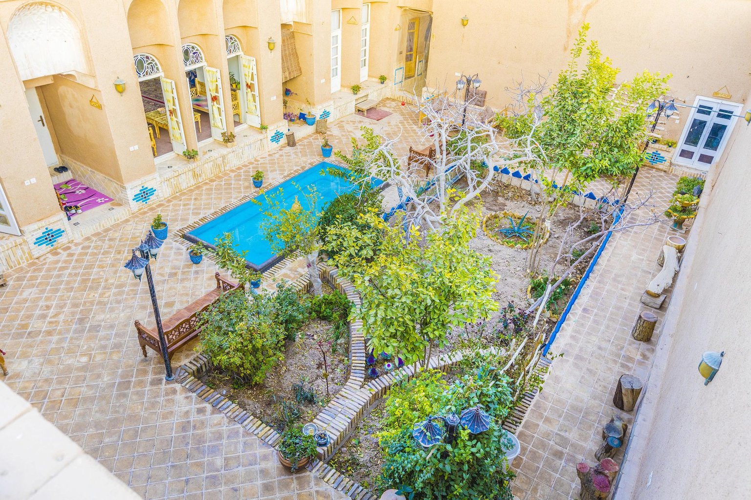 عمارت بانو - واحد سه دری