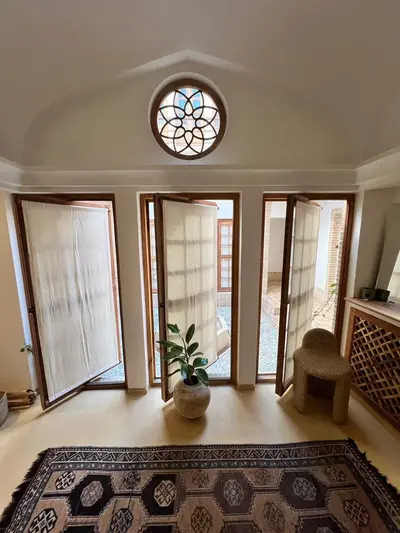 اقامتگاه سنتی خانه نزادی - واحد سه دری 2