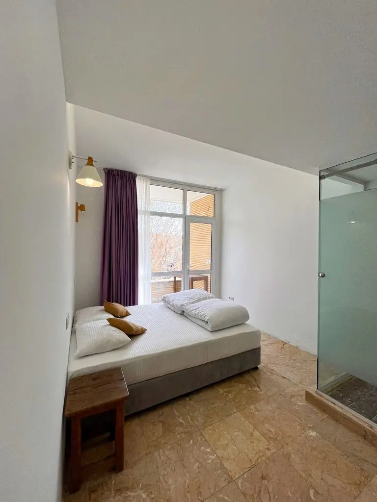 هاستل رگ راگ - واحد دابل تراس دار 2