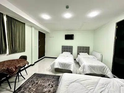 هاستل میر عماد - واحد چهارتخته خانواده ۱۷