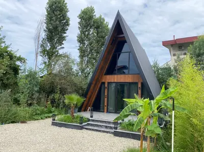 کلبه دوخوابه چوبی آھیل