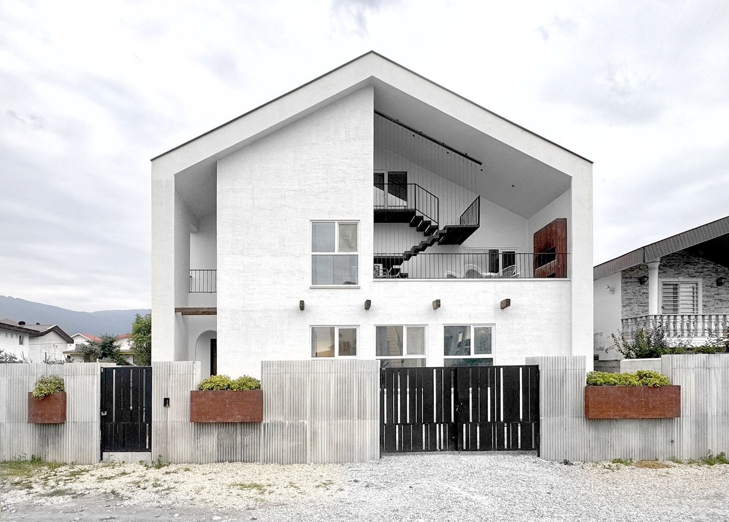 چهارخوابه تریپلکس استخردار آبگرم سفید