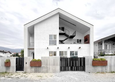 ویلا چهارخوابه تریپلکس استخردار آبگرم سفید