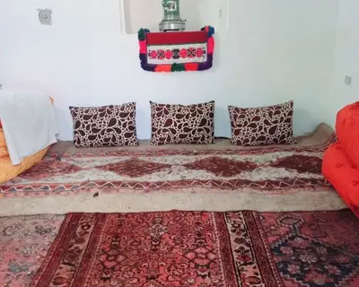 بومگردی سنگسری - واحد فانوس