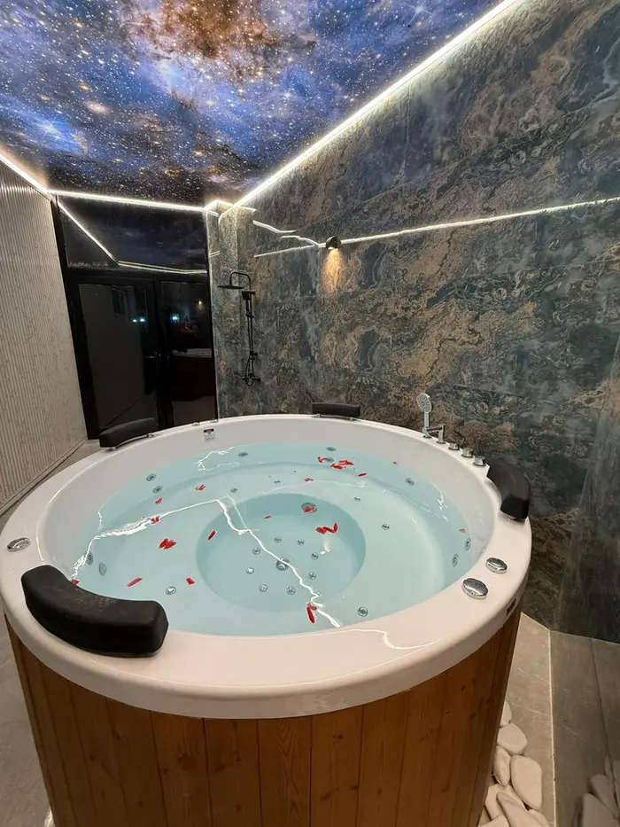 ویلا دوخوابه جکوزی دار ویکتوریا