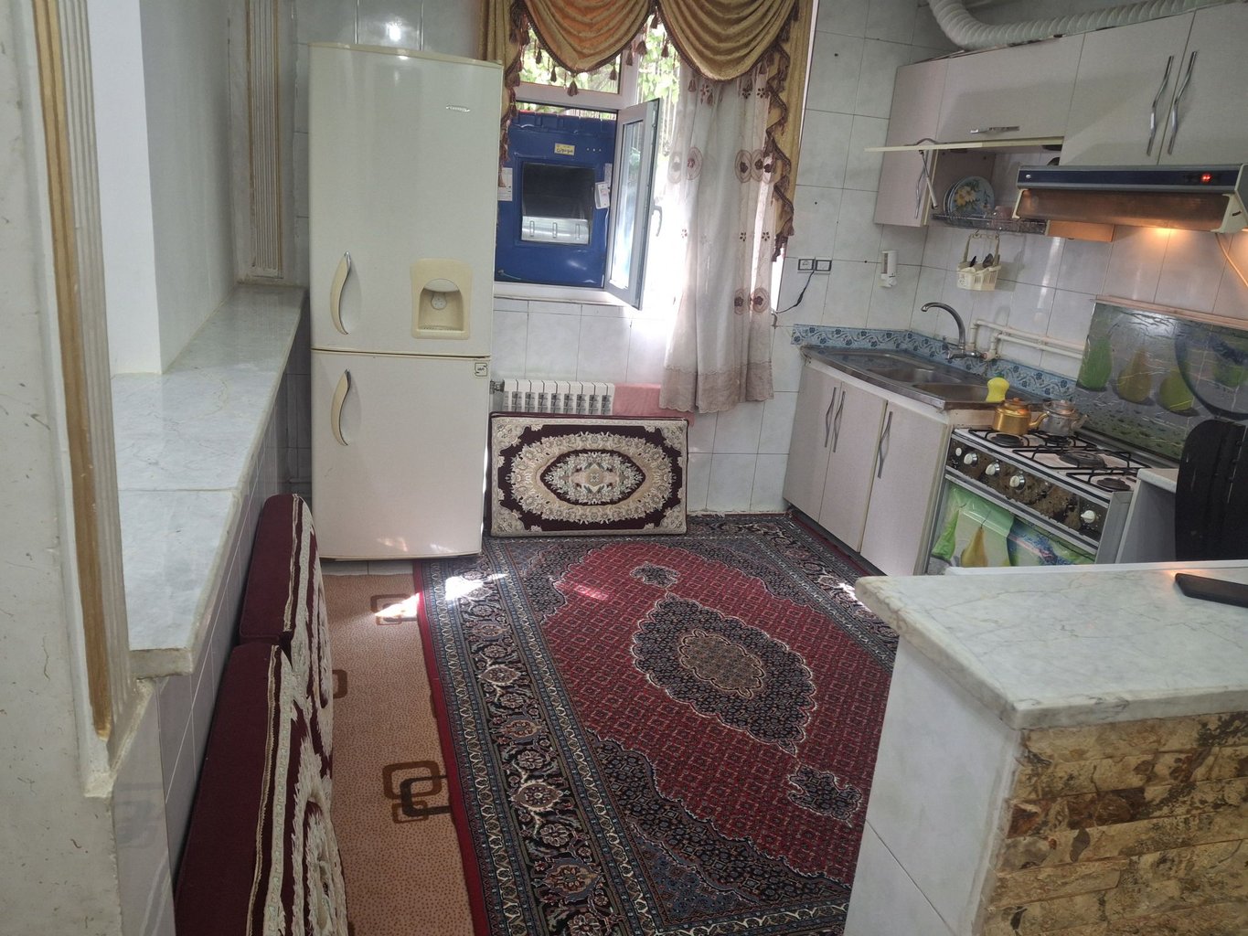 سوئیت دوخوابه گلبند - آشپزخانه