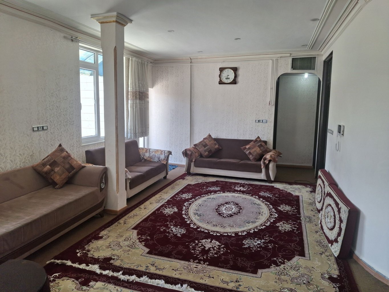 سوئیت دوخوابه زریبار