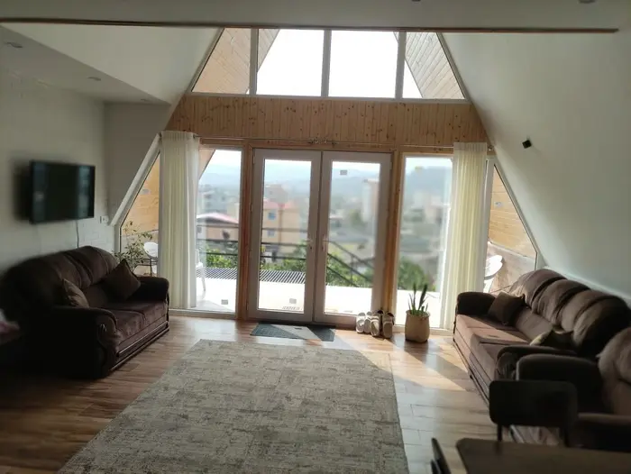 کلبه دوخوابه سوئیسی ماه دل - سالن