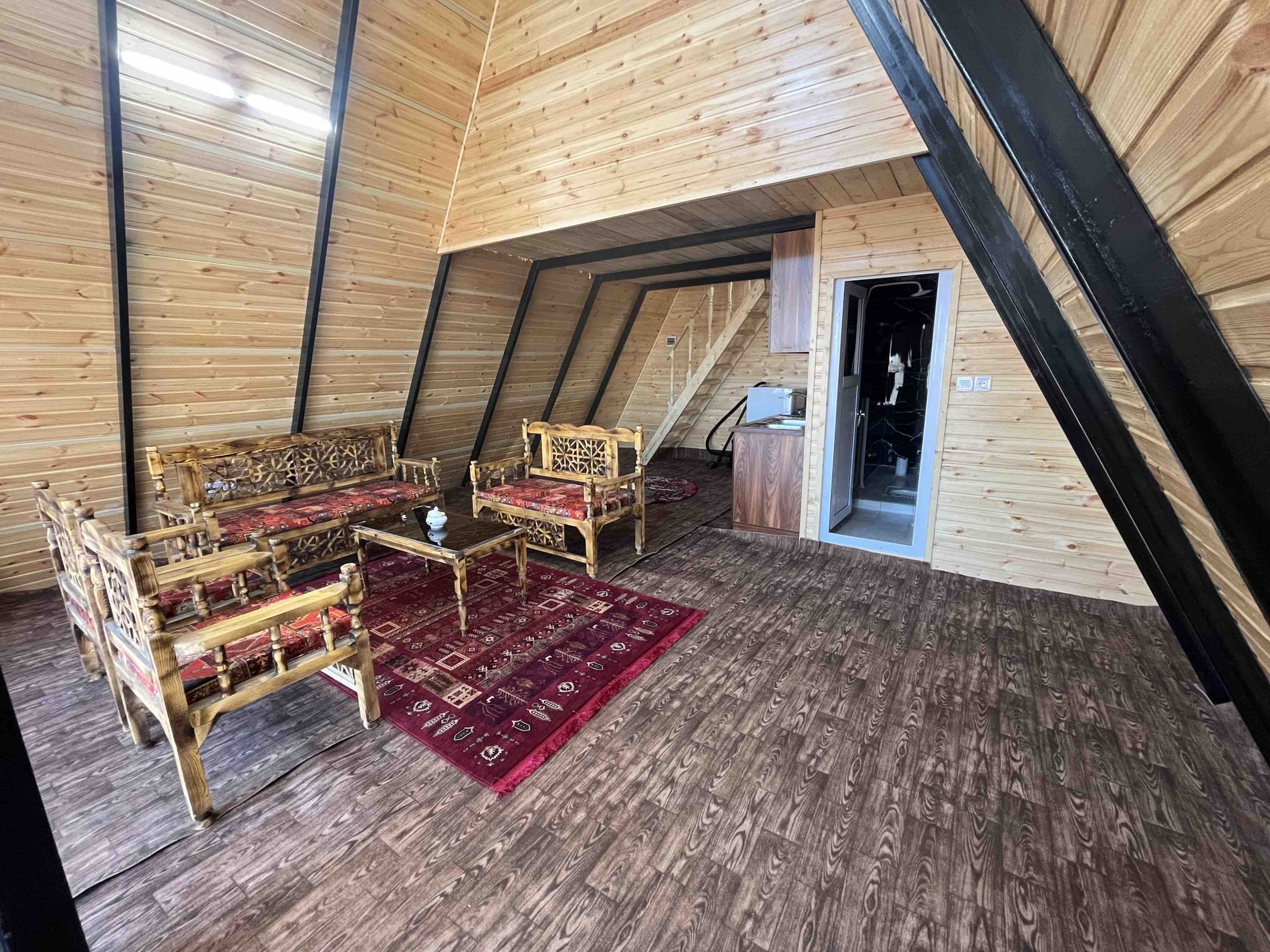 کلبه یک خوابه سوئیسی رونیا