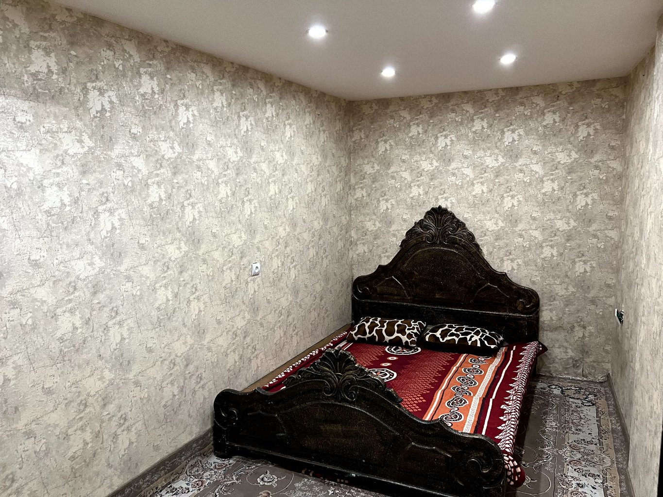 سه خوابه استخردار قاصرانی