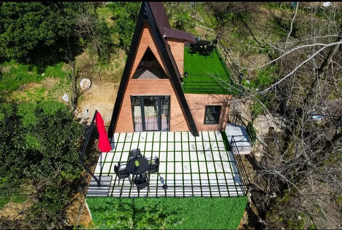 کلبه دوخوابه سوئیسی شاهانه