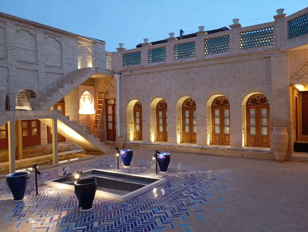 اقامتگاه سنتی صارم الدوله ونوشک - آبی