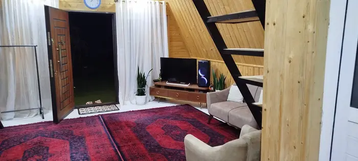 کلبه یک خوابه چوبی عشق