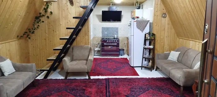 کلبه یک خوابه چوبی عشق