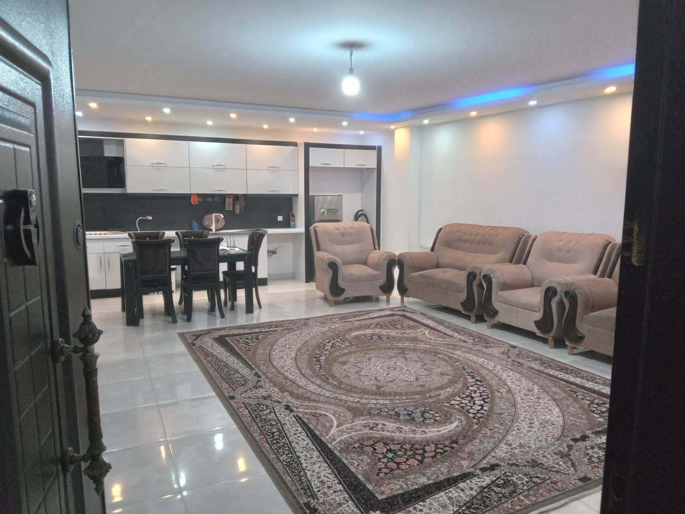 ویلا سه خوابه استخردار آبگرم پیروزی