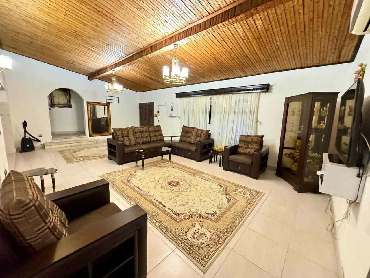 سه خوابه استخردار آبگرم دهقانی