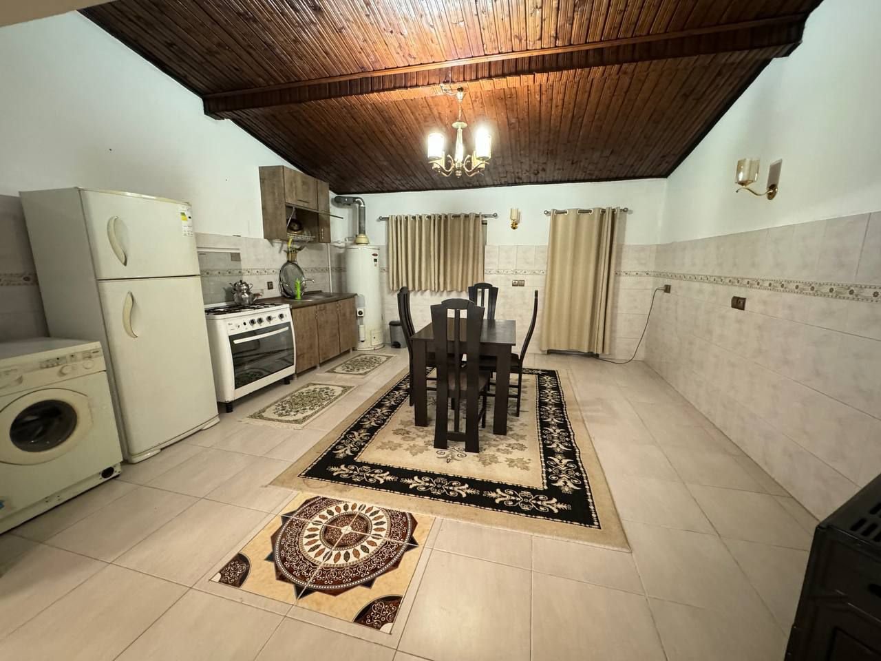 سه خوابه استخردار آبگرم دهقانی