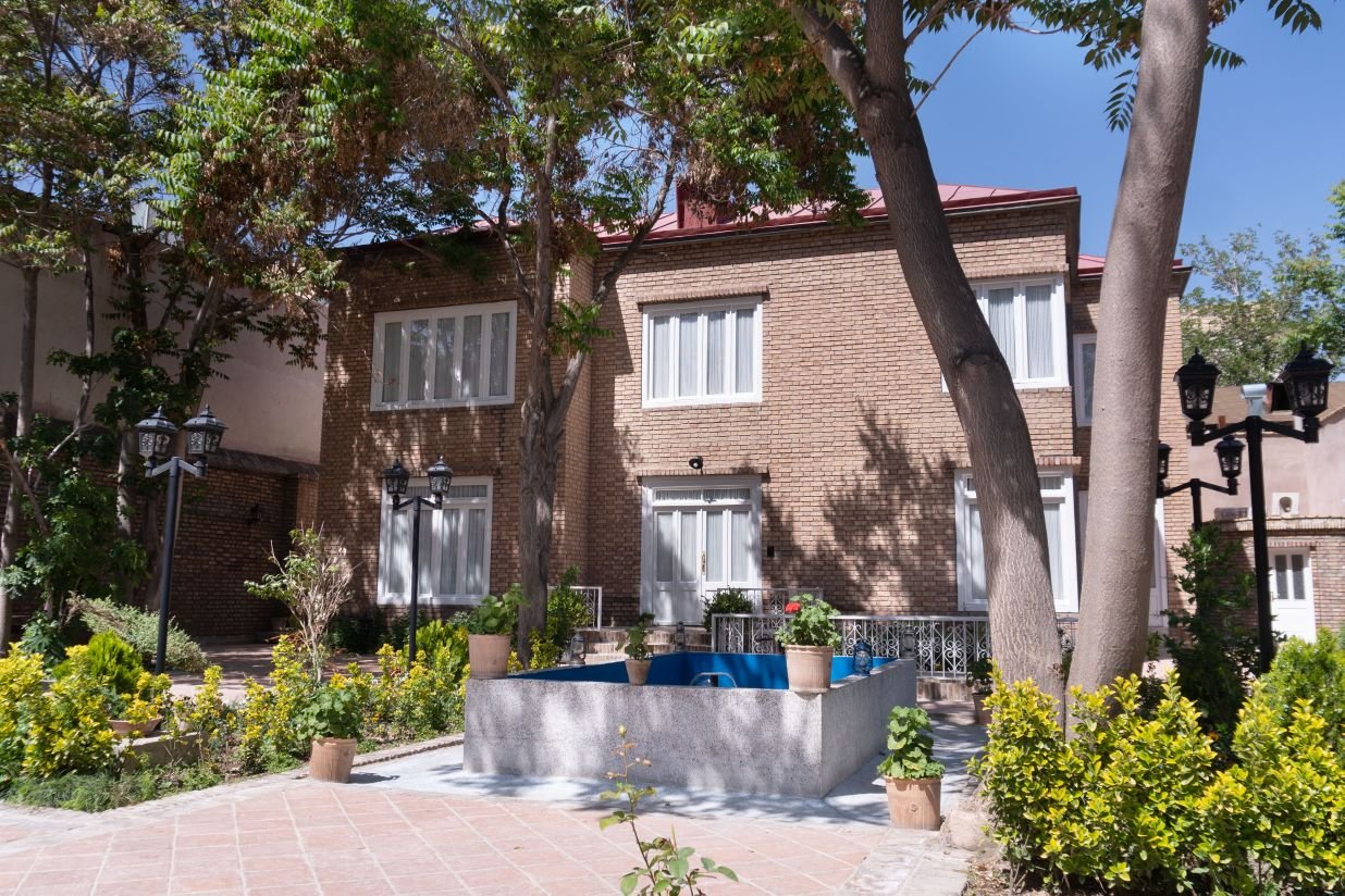 اصالت - واحد گل نشین