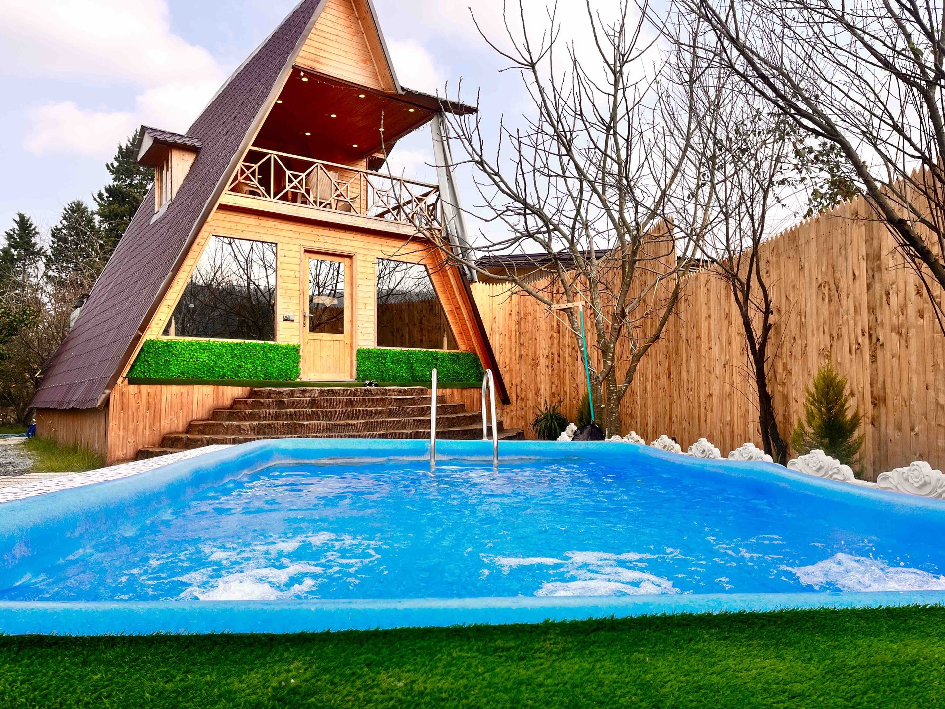 کلبه یک خوابه سوئیسی استخردار آبگرم میچکا - انتخاب عنوان تصویر