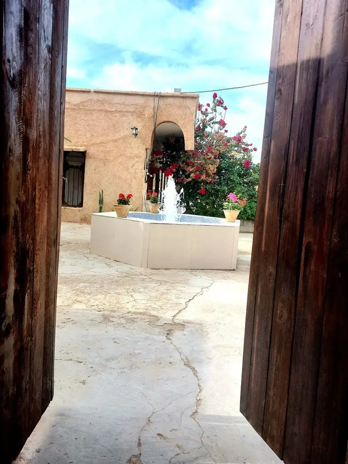 بوم گردی لیمر بوالخیر - واحد سَمبوک - لیمر بوالخیر - واحد سَمبوک - ویو از داخل اتاق سمبوک