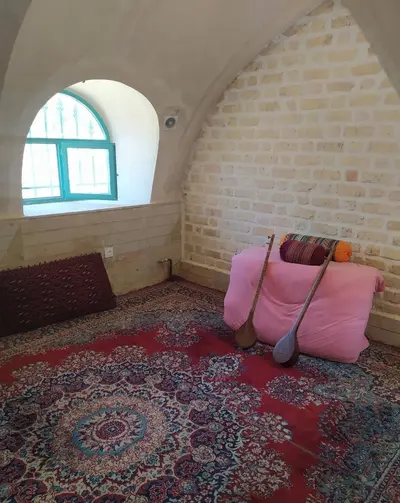 بومگردی قلعه سفید طاقی - واحد 2