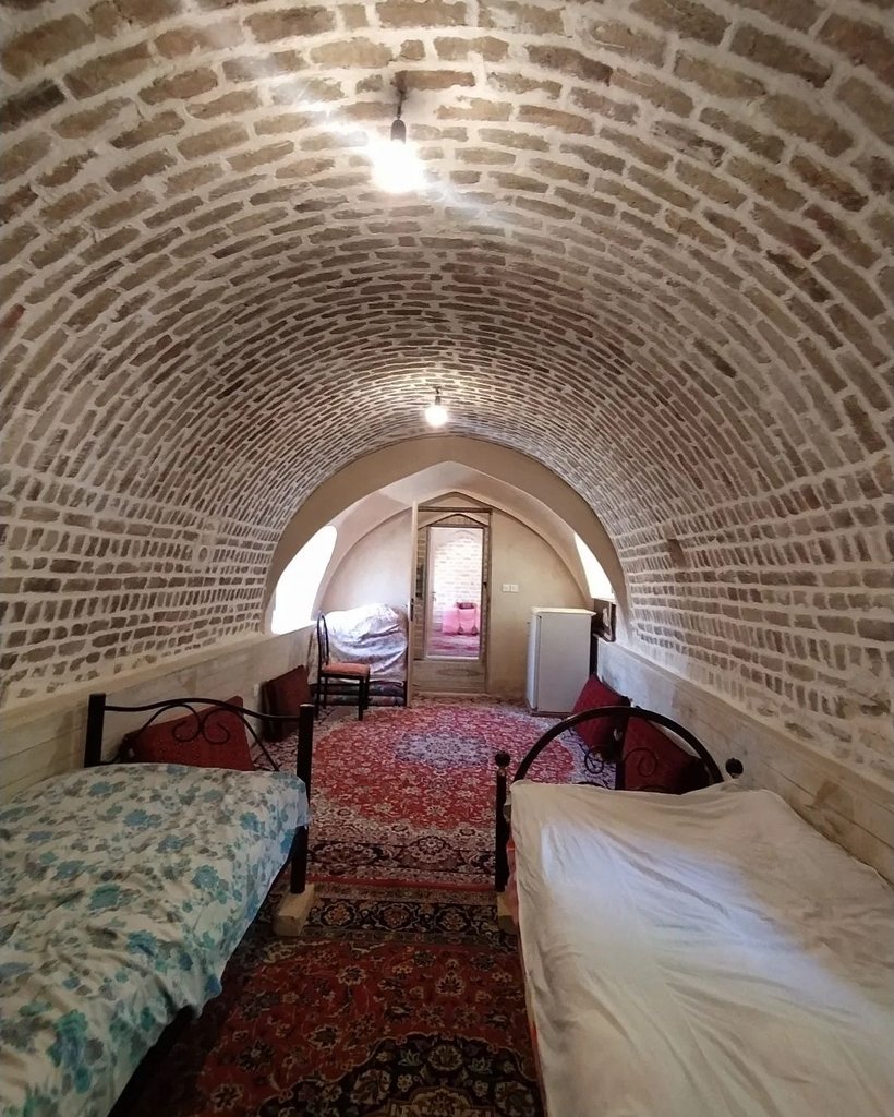 بوم گردی قلعه سفید طاقی - واحد 2