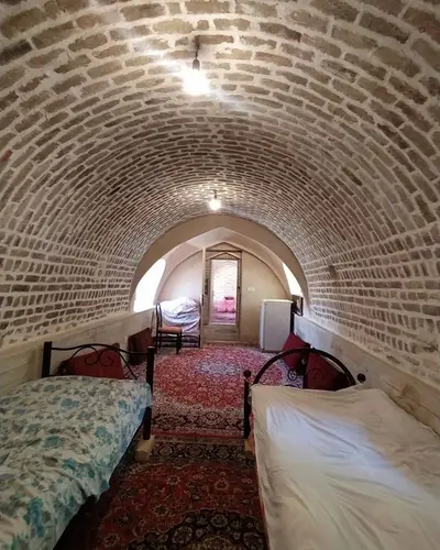 بومگردی قلعه سفید طاقی - واحد 2