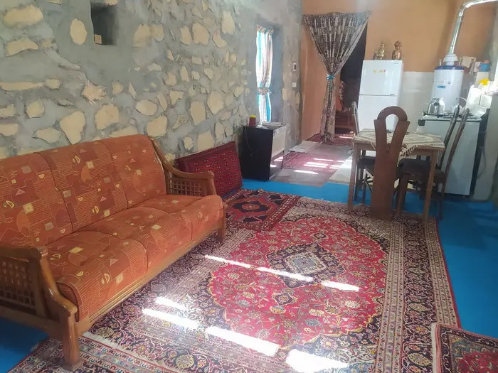 بوم گردی قلعه کوه سفید - واحد 1 - پذیرایی 