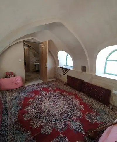 بومگردی قلعه سفید طاقی - واحد 2